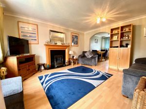 Lounge- click for photo gallery
